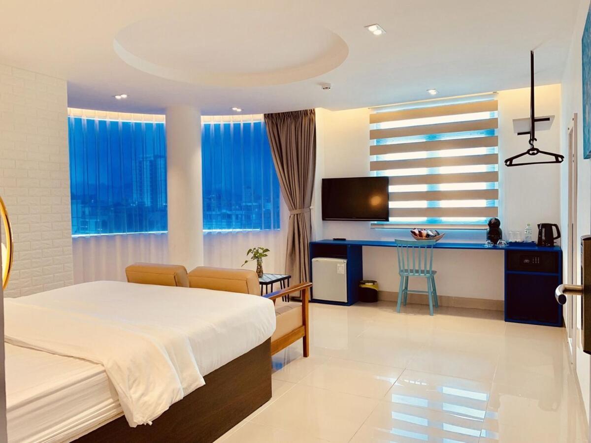 Lucia Beach Hotel ダナン市 エクステリア 写真