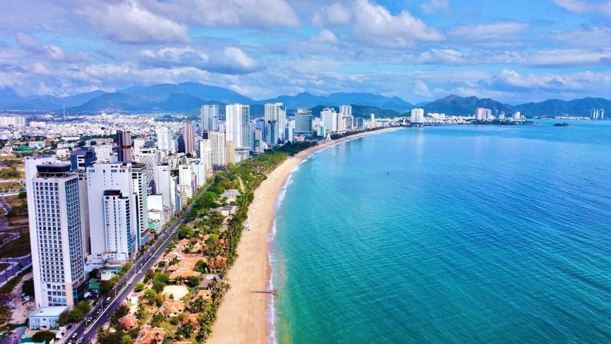 Lucia Beach Hotel ダナン市 エクステリア 写真